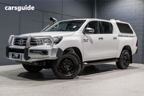 White 2017 Toyota Hilux Ute Tray SR 4X4