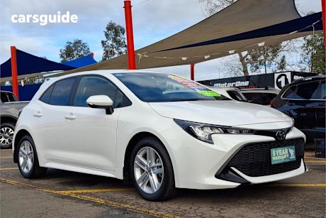 White 2021 Toyota Corolla Hatchback Ascent Sport