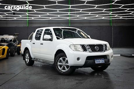 White 2013 Nissan Navara Dual Cab Pick-up St (4X4)