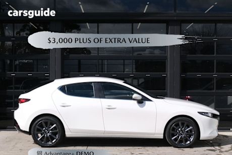 White 2025 Mazda Mazda3 Hatch G20 EVOLVE F