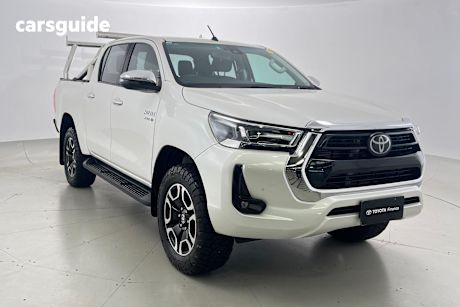 White 2020 Toyota Hilux Ute Tray SR5 4X4