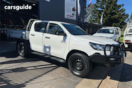 White 2021 Toyota Hilux Double Cab Pick Up Sr (4X4)