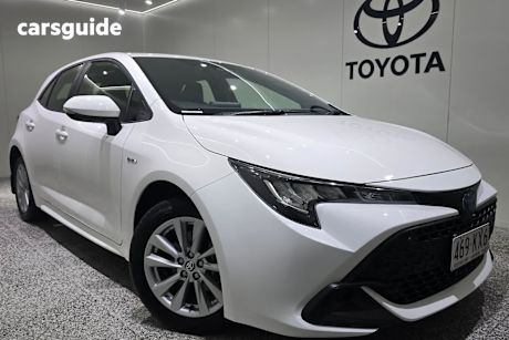 White 2024 Toyota Corolla Hatch ASCENT SPORT HYBRID F
