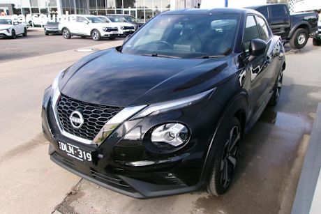 Black 2023 Nissan Juke Hatchback St-L