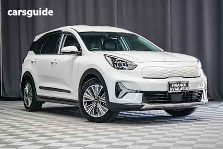 White 2022 Kia Niro Wagon Plus Hev