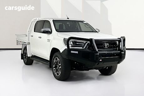 White 2021 Toyota Hilux Double Cab Chassis Sr5 (4X4)