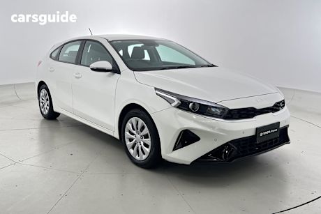 White 2023 Kia Cerato Hatchback S