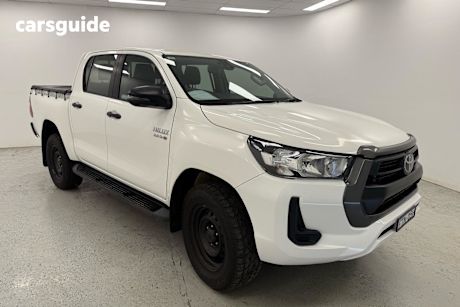 White 2022 Toyota Hilux Double Cab Pick Up Sr (4X4)
