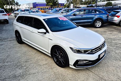White 2021 Volkswagen Passat Wagon 206 Tsi R-Line