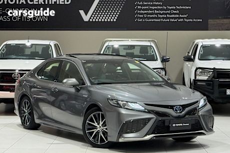 Silver 2021 Toyota CAMRY HYBRID Sedan SL F