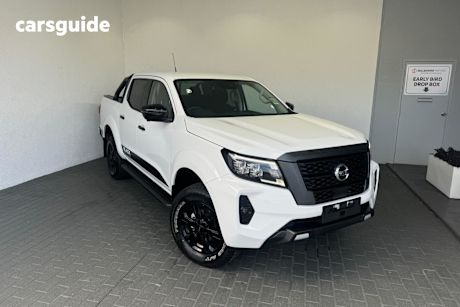 White 2024 Nissan Navara Dual Cab Pick-up Black Edition (4X4)