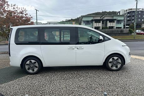 White 2024 Hyundai Staria SUV HIGHLANDER 4X4