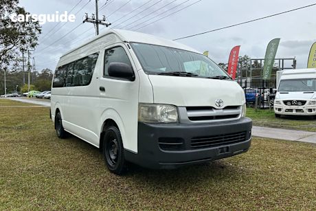 White 2007 Toyota HiAce Bus Commuter