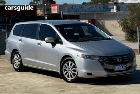 Silver 2013 Honda Odyssey SUV F