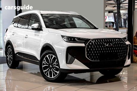 White 2025 Chery Tiggo 7 SUV SUPER HYBRID ULTIMATE F