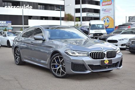 Grey 2023 BMW 5 Sedan 530D M SPORT R