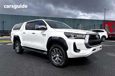 White 2017 Toyota Hilux Ute Tray SR5 4X4
