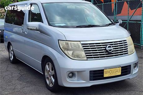 Silver 2008 Nissan Elgrand SUV