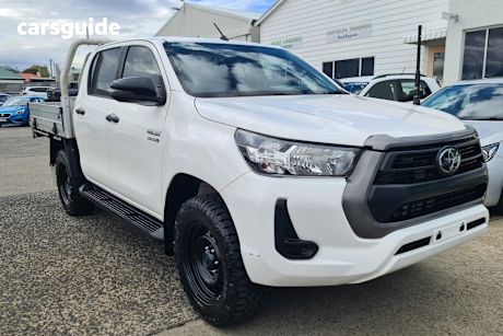 White 2021 Toyota Hilux Ute Tray SR 4X4