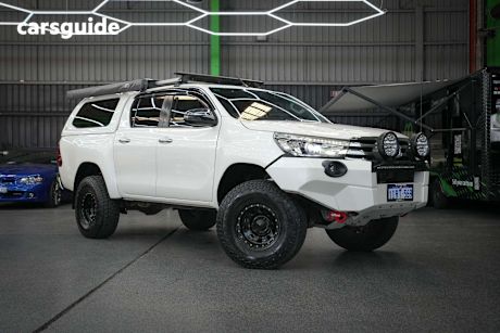 White 2018 Toyota Hilux Ute Tray SR5 4X4