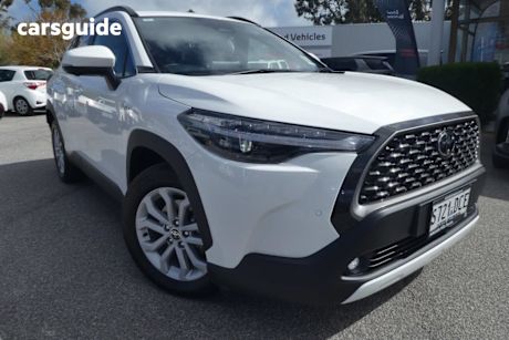 White 2024 Toyota COROLLA CROSS HYBRID Hatch