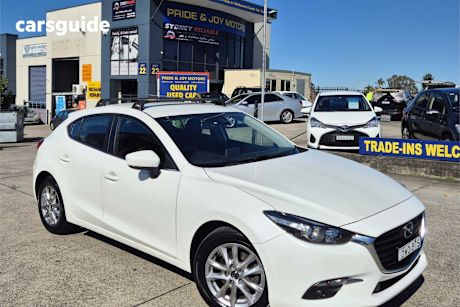White 2017 Mazda 3 Hatchback Maxx
