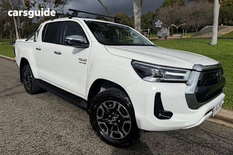 White 2022 Toyota Hilux Ute Tray SR5 4X4
