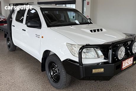 White 2015 Toyota Hilux Dual Cab Pick-up Sr