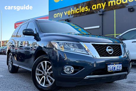 Blue 2016 Nissan Pathfinder SUV ST