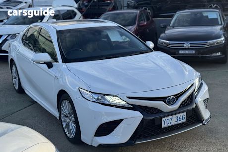 White 2021 Toyota Camry Sedan Sl Hybrid