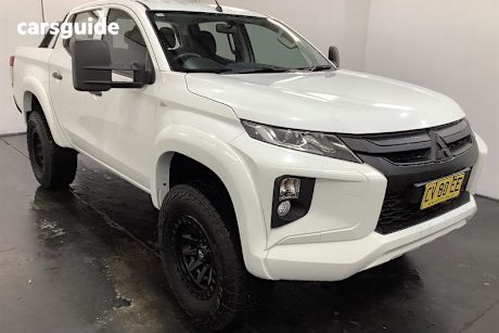 White 2019 Mitsubishi Triton Double Cab Pick Up Glx (4X4)