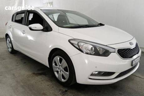 White 2015 Kia Cerato Hatchback S