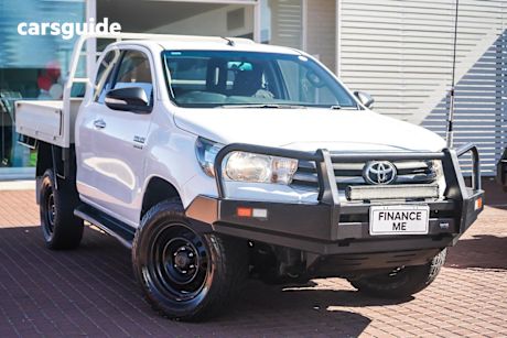 White 2017 Toyota Hilux X Cab Utility Sr (4X4)