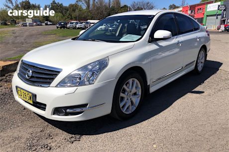 White 2010 Nissan Maxima Sedan 350 St-S