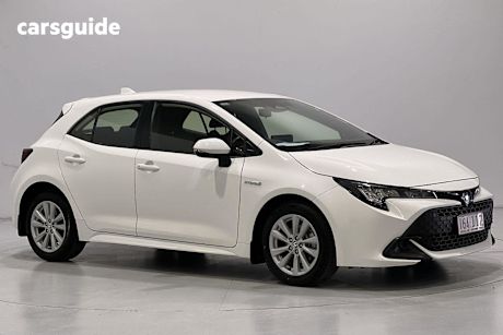 White 2023 Toyota Corolla Hatch ASCENT SPORT HYBRID F