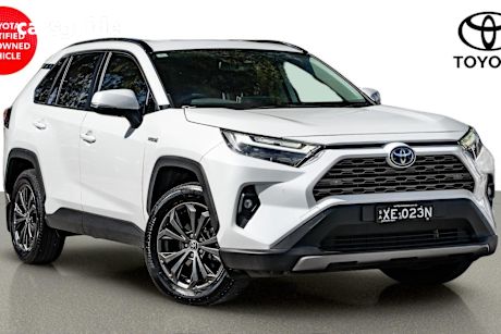 White 2024 Toyota RAV4 SUV GXL F