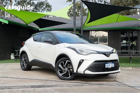 White 2020 Toyota C-HR Wagon Koba (Awd)