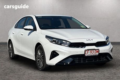 White 2024 Kia Cerato Sedan Sport+