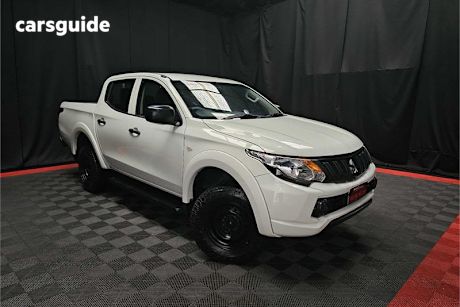 White 2017 Mitsubishi Triton Dual Cab Utility Glx (4X4)