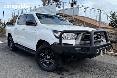 White 2022 Toyota Hilux Ute Tray SR 4X4