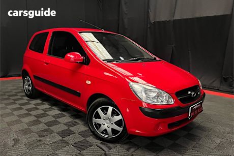 Red 2010 Hyundai Getz Hatchback S