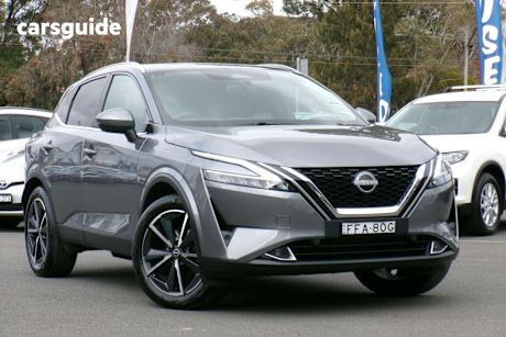 Grey 2022 Nissan Qashqai Wagon St-L