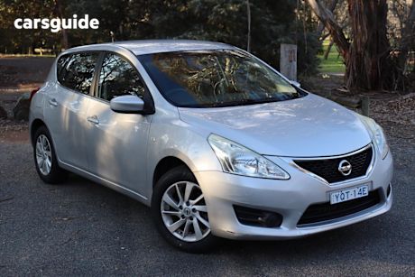 Silver 2013 Nissan Pulsar Sedan St