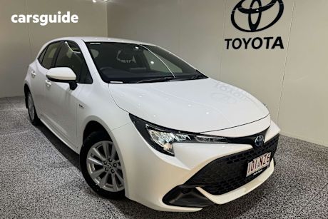White 2025 Toyota Corolla Hatch ASCENT SPORT HYBRID F