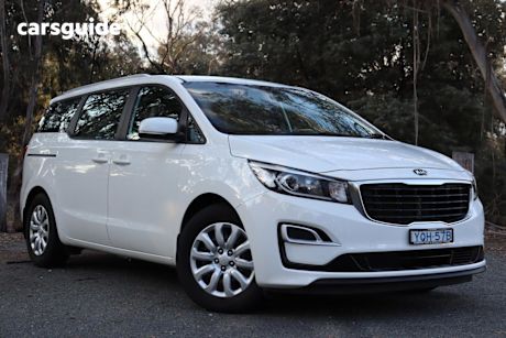 White 2018 Kia Carnival Wagon S