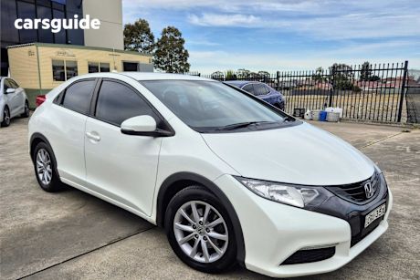White 2013 Honda Civic Hatchback Vti-S
