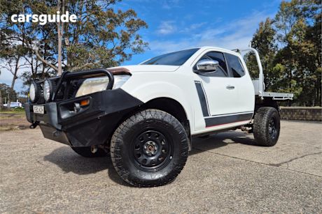 White 2015 Nissan Navara Ute Tray ST 4X4