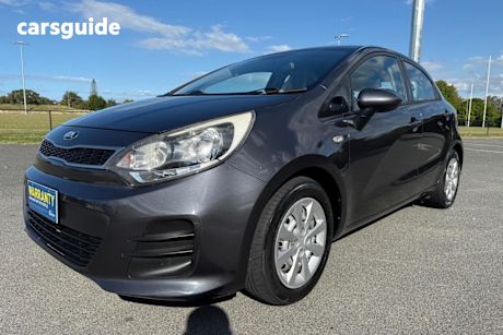 Grey 2015 Kia RIO Hatchback S