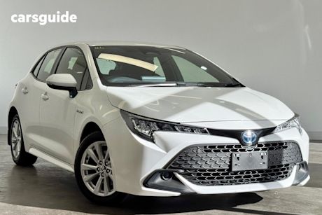 White 2024 Toyota Corolla Hatch ASCENT SPORT HYBRID F