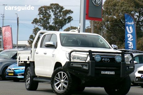 White 2019 Toyota Hilux Double Cab Pick Up Sr5 (4X4)